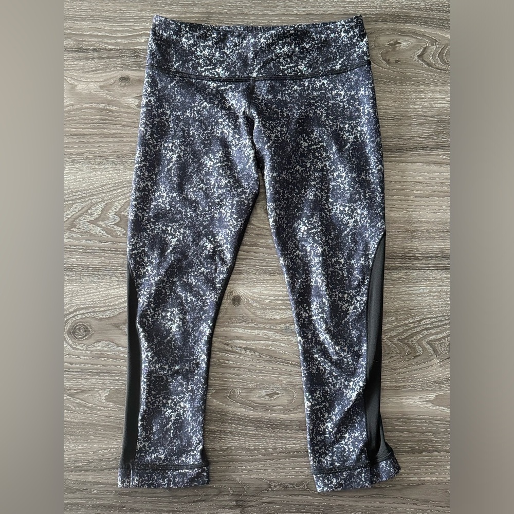 Lululemon Crop Leggings Black, Teal, Purple With Black Mesh on Back Size 6